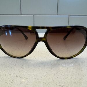 Women’s D&G sunglasses